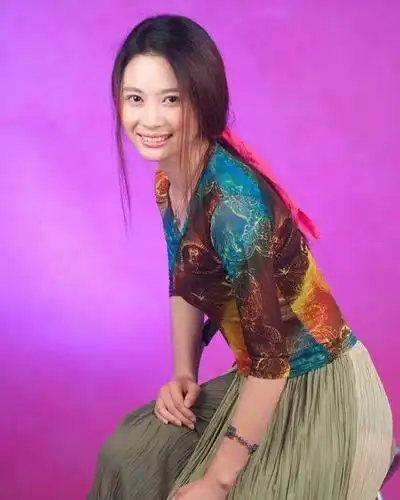 资料图片演员邓英精彩写真6