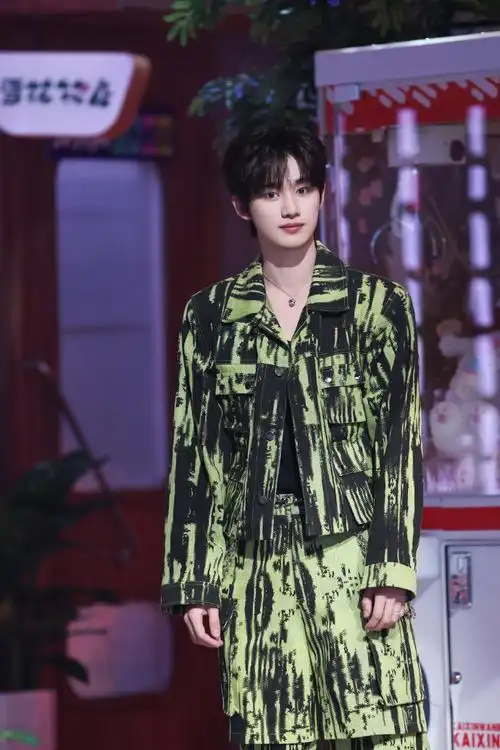 丁程鑫hi6舞台照