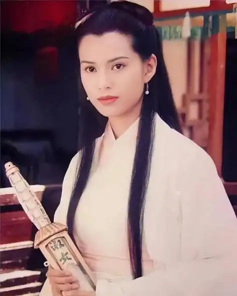 "风韵犹存"的李若彤,为何56岁还不结婚,不恋爱?