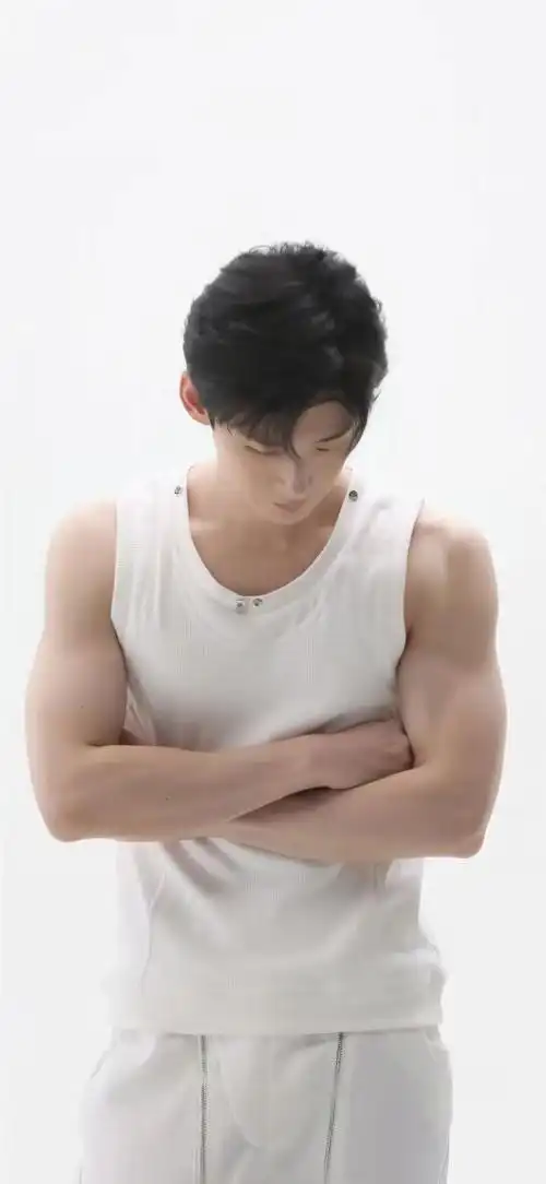 我说白敬亭你小子是真的懂健身的,连健身后补充体力的零食都安排的