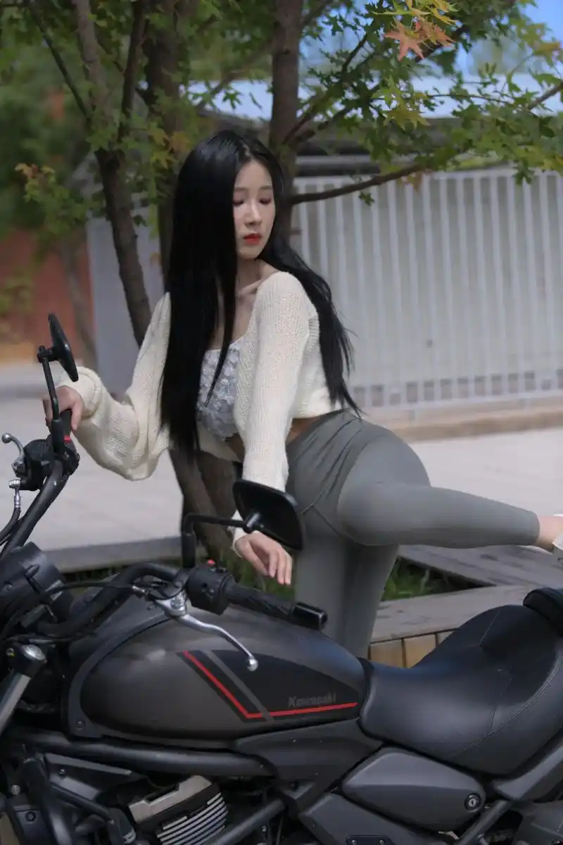 瑜伽裤穿搭 #翘臀美臀 #97辣身材 #性感紧身裤 #完美 - 抖音