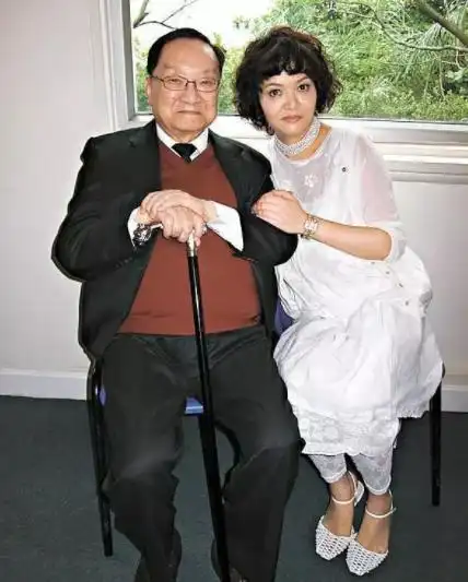 朱玫:和金庸生下4个子女,被出轨后坚决离婚,63岁去世医院收尸
