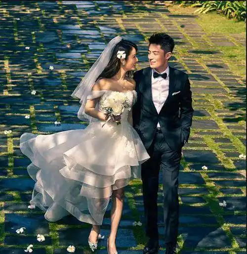 霍建华林心如过二人世界,结婚4年感情依旧,一家三口很幸福