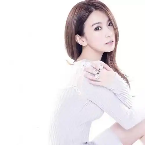 女星改年龄频繁原因,杨洋后面规划安排,胡歌唐嫣刘诗诗,田馥甄演唱会)