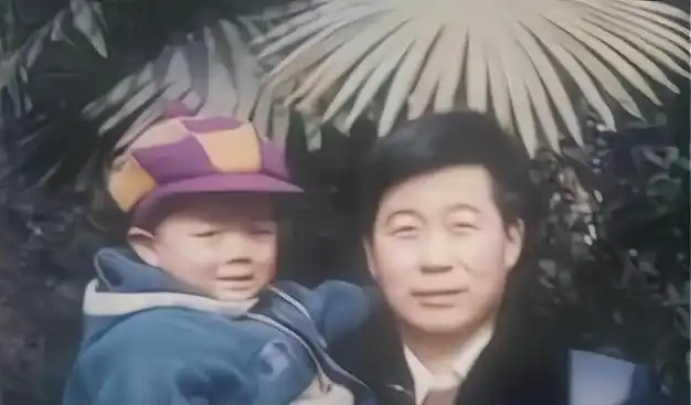 错换事件:看郭威和姚策儿时照片,一眼看出谁是亲生的!