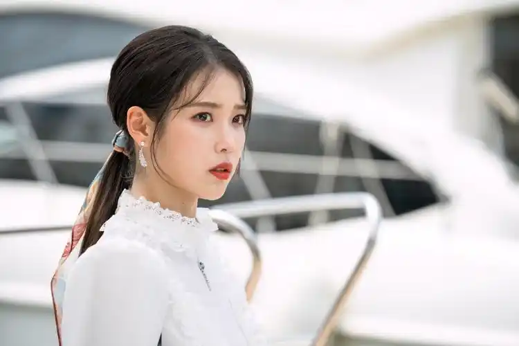 iu《德鲁纳酒店》