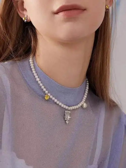 jennie的珍珠项链那么多 为什么硬要戴"妈妈款"这一条