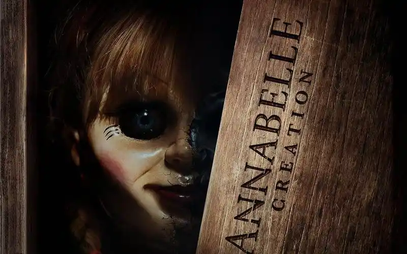 18禁!看过恐怖电影《安娜贝尔》,才知道"吓尿"真的不是说说而已