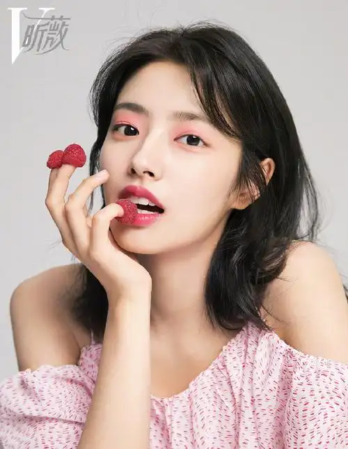 徐若晗清新养眼写真图片35