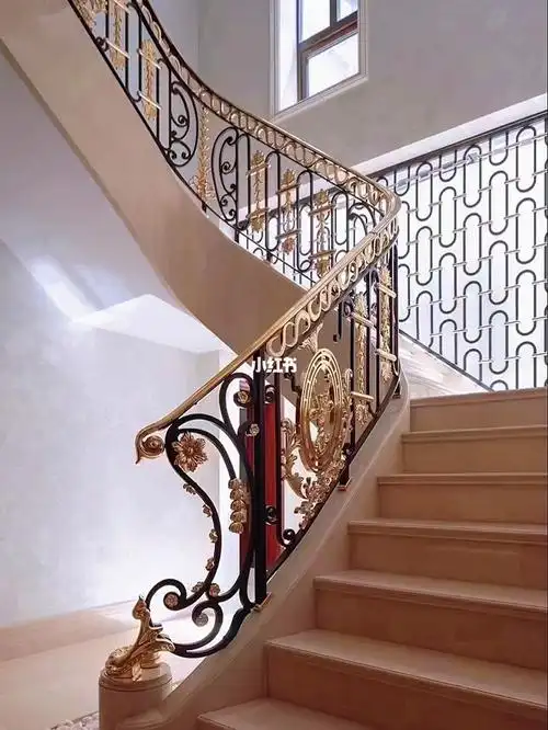 别墅扶手看点高档的装饰品铜艺楼梯扶手