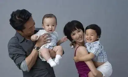 马景涛现任妻子是谁马景涛与妻子结婚照曝光 - 佩龙个人网