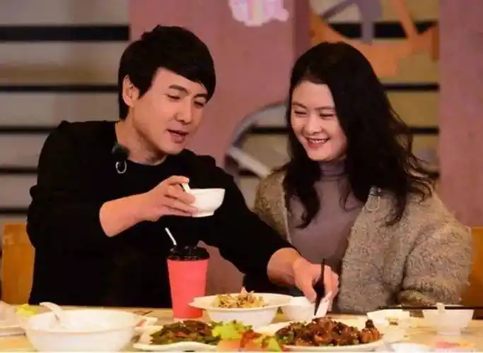 沈腾求婚,王琦哭得直不起腰,她的真实并不讨喜_马丽_沈马_老公