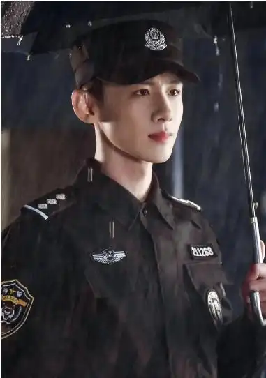 白敬亭健身照曝光肌肉线条明显粉丝却喊话不要练了