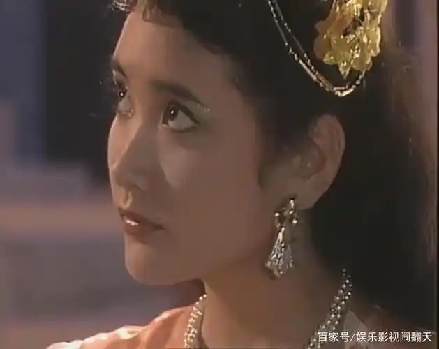 重温90版《封神榜》才发现,苏妲己不算什么,比她更美的不在少数