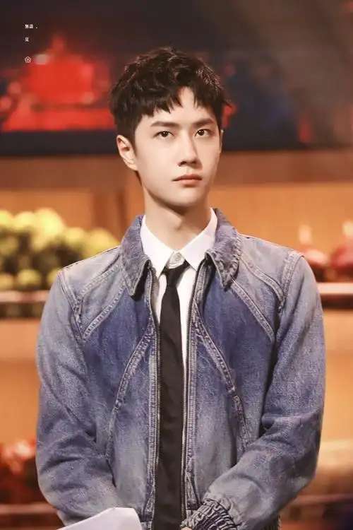 王一博短发牛仔白衬衣领带全套图