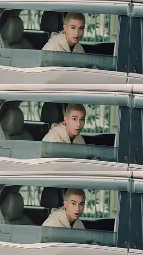 安利| 夏威夷酷男米卡的美图