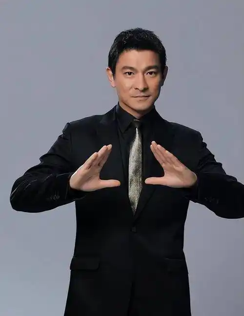 她与刘德华相伴25年,41岁仍单身,她看着他嫁给别人_赖文慧_伴舞_舞台