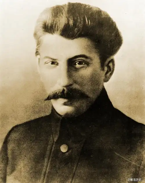 斯大林老照片年轻的时候还挺帅