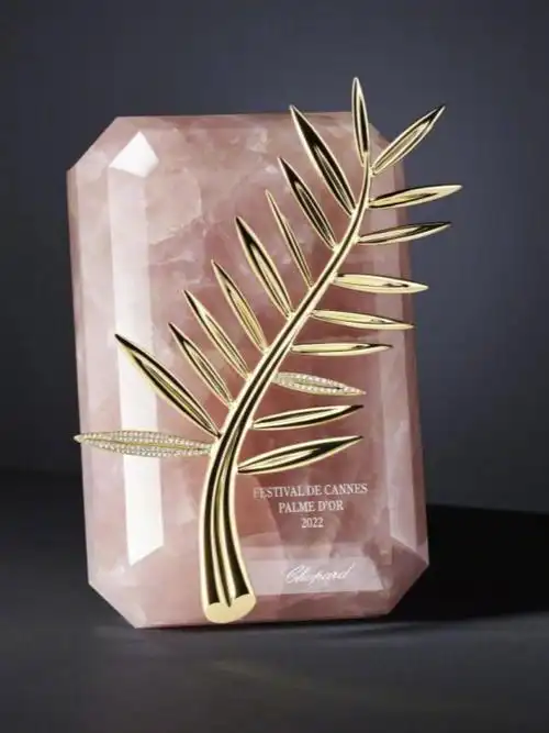 戛纳75周年限定奖杯仿佛写了汤唯名字