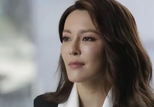 《木棘证人》张曦雯 也是无线力捧花旦,但其实她在《踩过界ii》