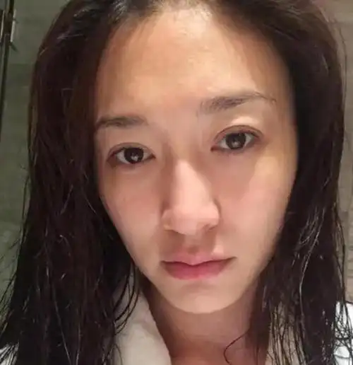 有种照妖镜叫纯素颜,这6位女星卸妆前后对比,简直毫无差别