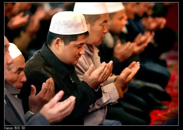 【开斋节---感受宗教的庄严摄影图片】新疆伊犁河谷人像摄影_太平洋