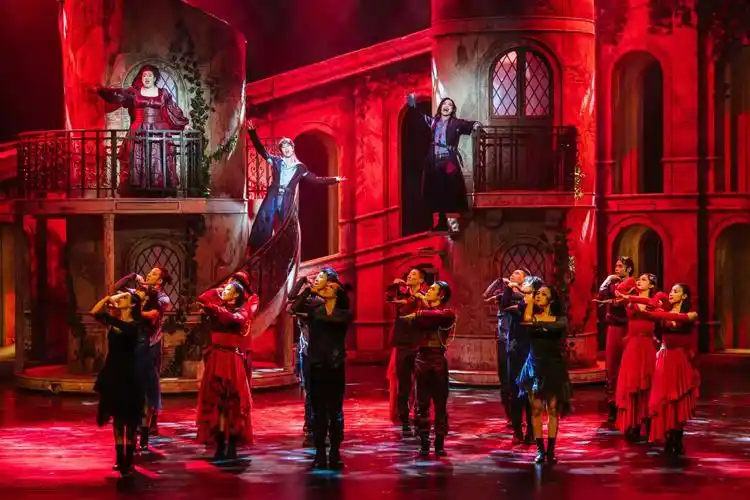 音乐剧罗密欧与朱丽叶粉丝来信中文版受到追捧上海舞台的华语音乐剧