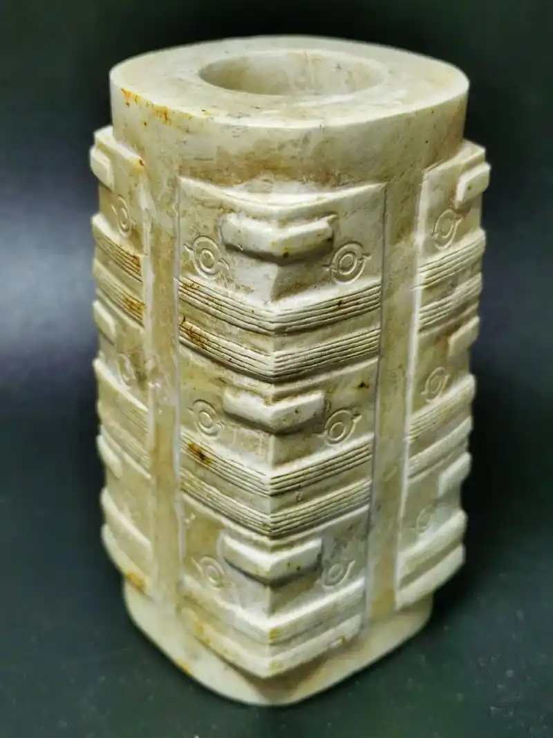 良渚玉器的鉴定要点在光气,刻划,老化,神韵#图文伙伴计划 # - 抖音