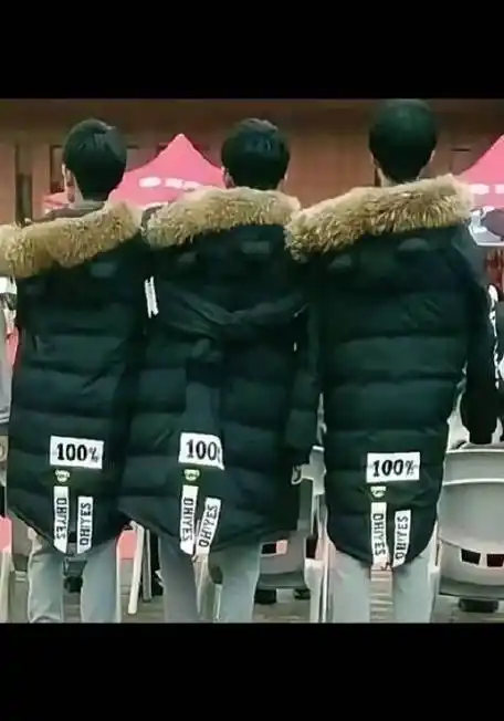 他们是三胞胎啊同样的背影,同样的步伐,他们是三胞胎啊#tfboys[超话]