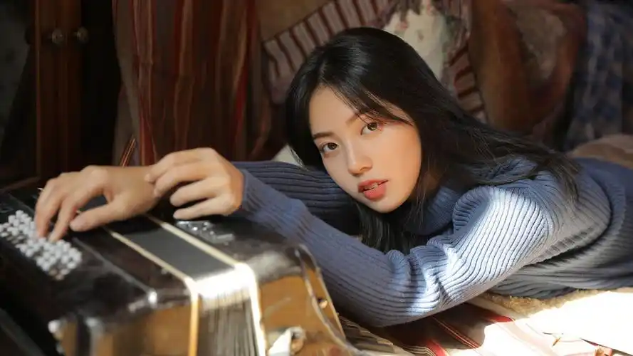 作者:霓云大叔元气壁纸>电脑静态壁纸>电脑美女静态壁纸>小清新日系