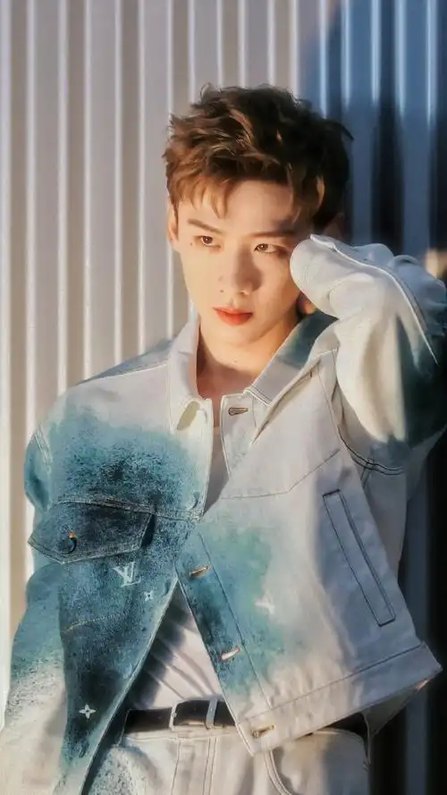 白敬亭ellemen十月刊封面