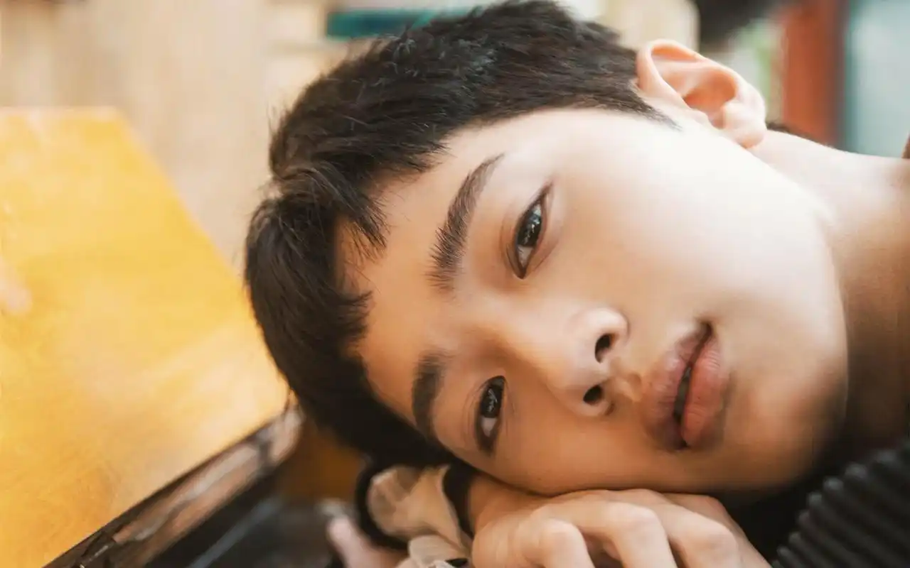 赖冠霖文艺复古写真图片桌面壁纸