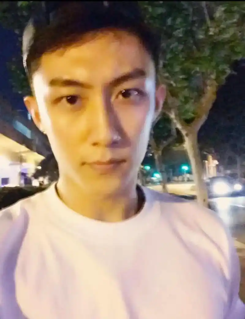 一些早期自拍#黄景瑜 #生图 - 抖音