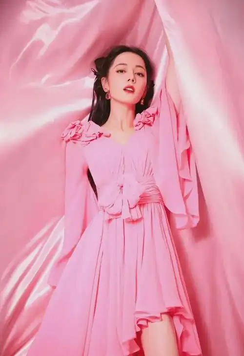 迪丽热巴背后的故事|上戏|爱情剧|逆光之恋|克拉恋人|麻辣变形计_网易