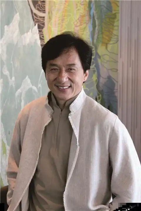 成龙刚来内地一口气买了8套四合院三个月后大呼钱花得太冤了