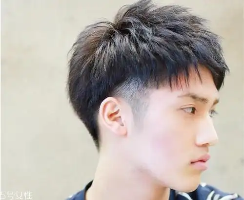 男学生发型怎么剪好看5款帅气又稳妥的男学生发型
