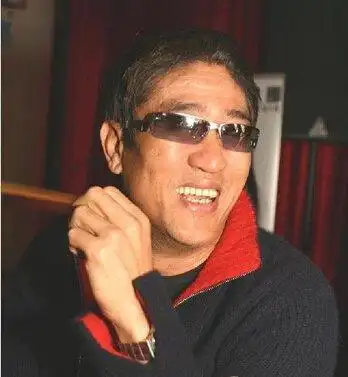 小黑柯受良怎么去世的柯受良葬礼现场