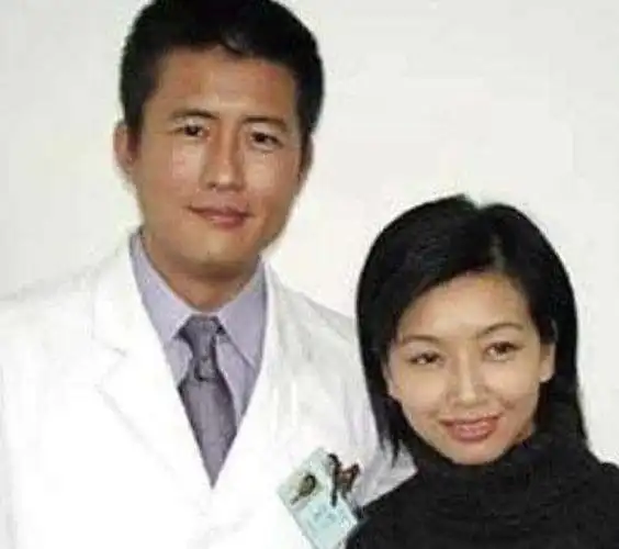 江珊的坎坷情路:与高曙光离婚,错过靳东,52岁恋小15岁小鲜肉