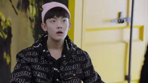 亲爱的热爱的:呆萌话痨的97,都快抢走了"童颜夫妇"的地位