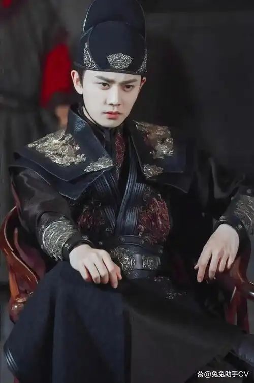 表情木讷台词软绵生硬这一次任嘉伦的古装滤镜不灵了