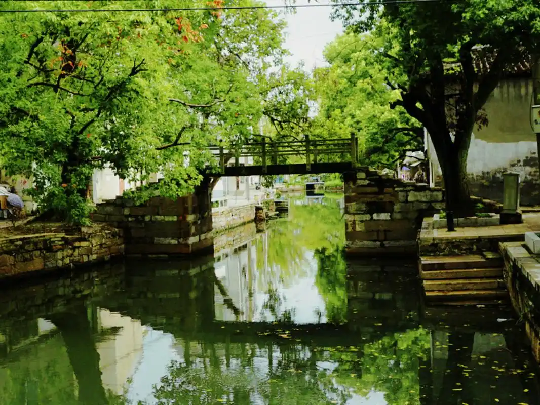 苏州吴江芦墟古镇旅游攻略  我推荐江苏苏州吴江市芦墟古镇.