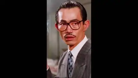 元华原名容继志1952年9月2日生于香港也是担任李小龙翻跟斗的指定替身