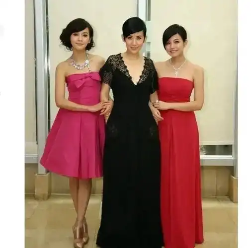 陈意涵,97年,身高162吴君如,65年,身高164陈妍希,83年,身高161