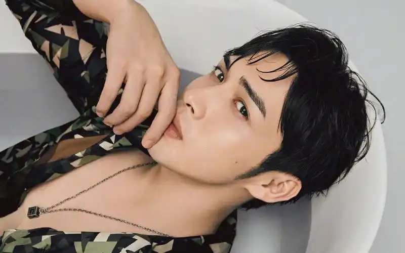 首页 桌面壁纸 大陆明星 张彬彬浴缸眼神杀帅气图片壁纸上一张 下一张