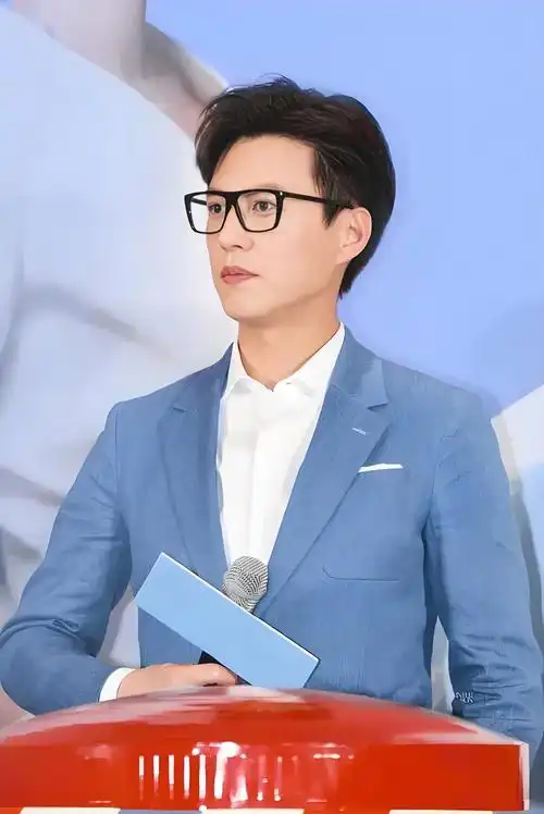 靳东:偶像派与实力派演员的完美融合  在当今的影视圈中,演员们往往被