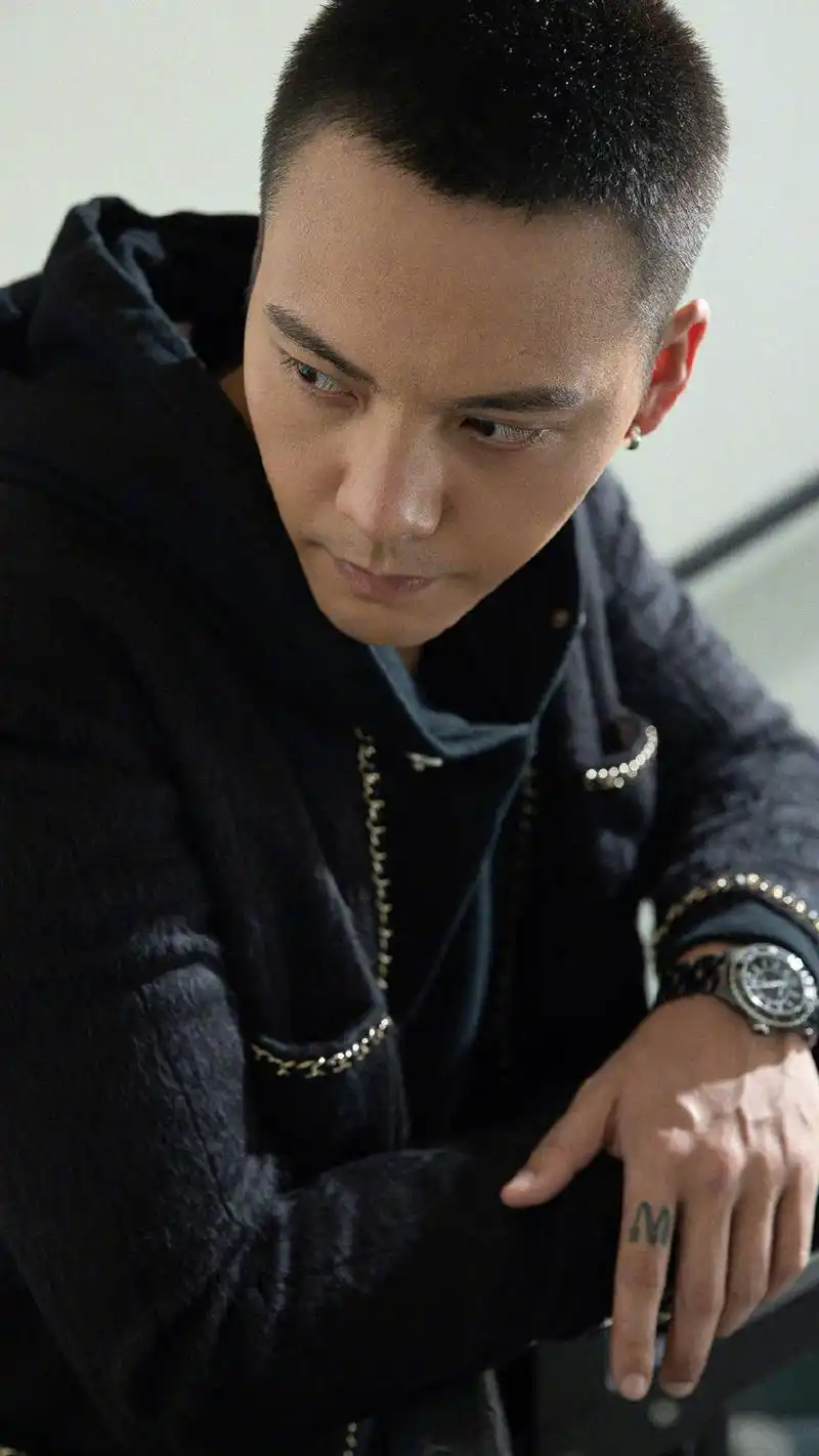 陈伟霆酷帅写真手机壁纸