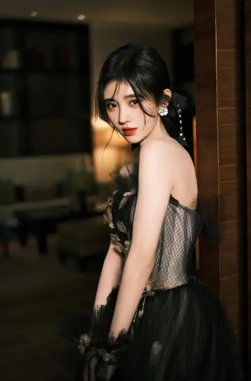 鞠婧祎背后的故事