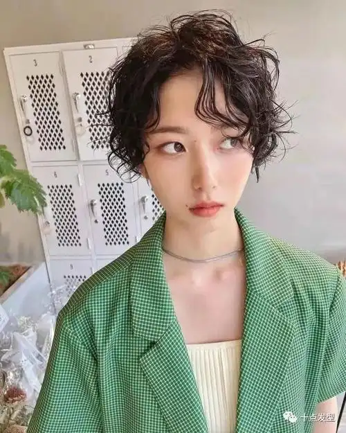 今年超流行的短发摩根纹理烫