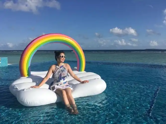 【京选优品】彩虹云朵水上漂浮毯 游泳气垫子漂流海上充气浮床水上