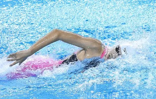 游泳体校乙组女子200米自由泳决赛赛况